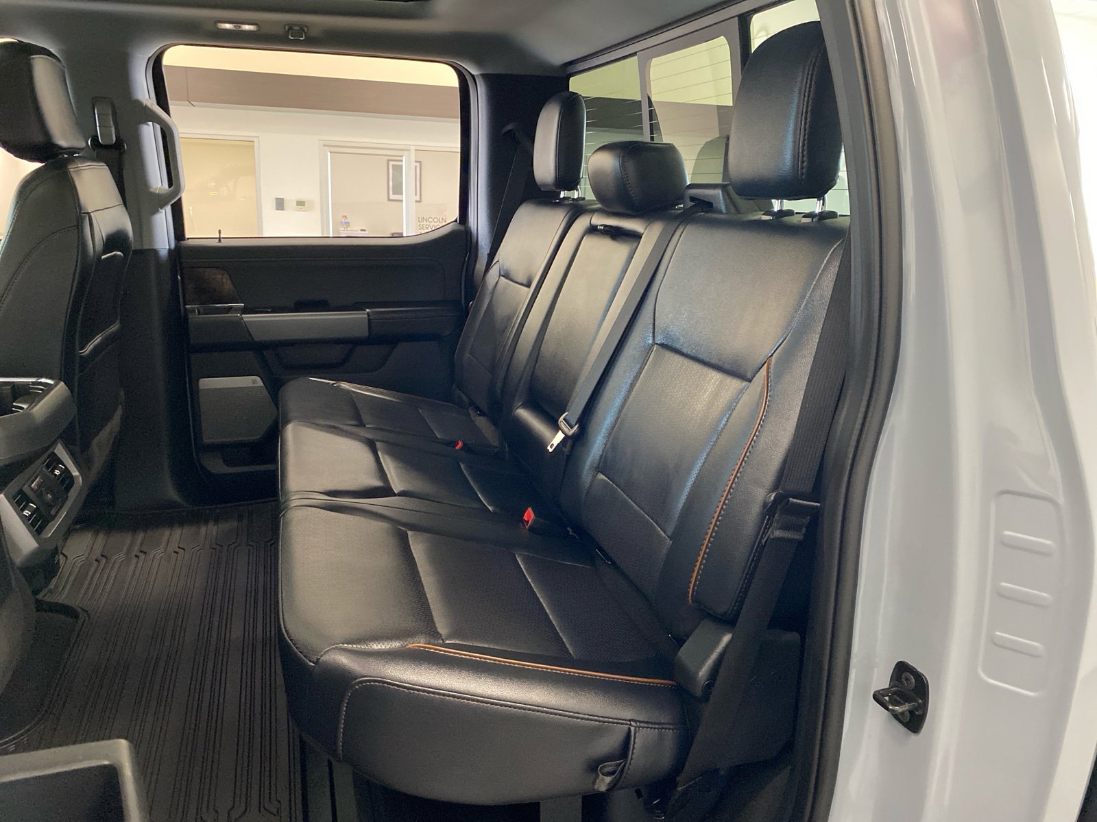 Used 2025 Ford F250 Lariat w/ Lariat Ultimate Package AWD/4WD image 9