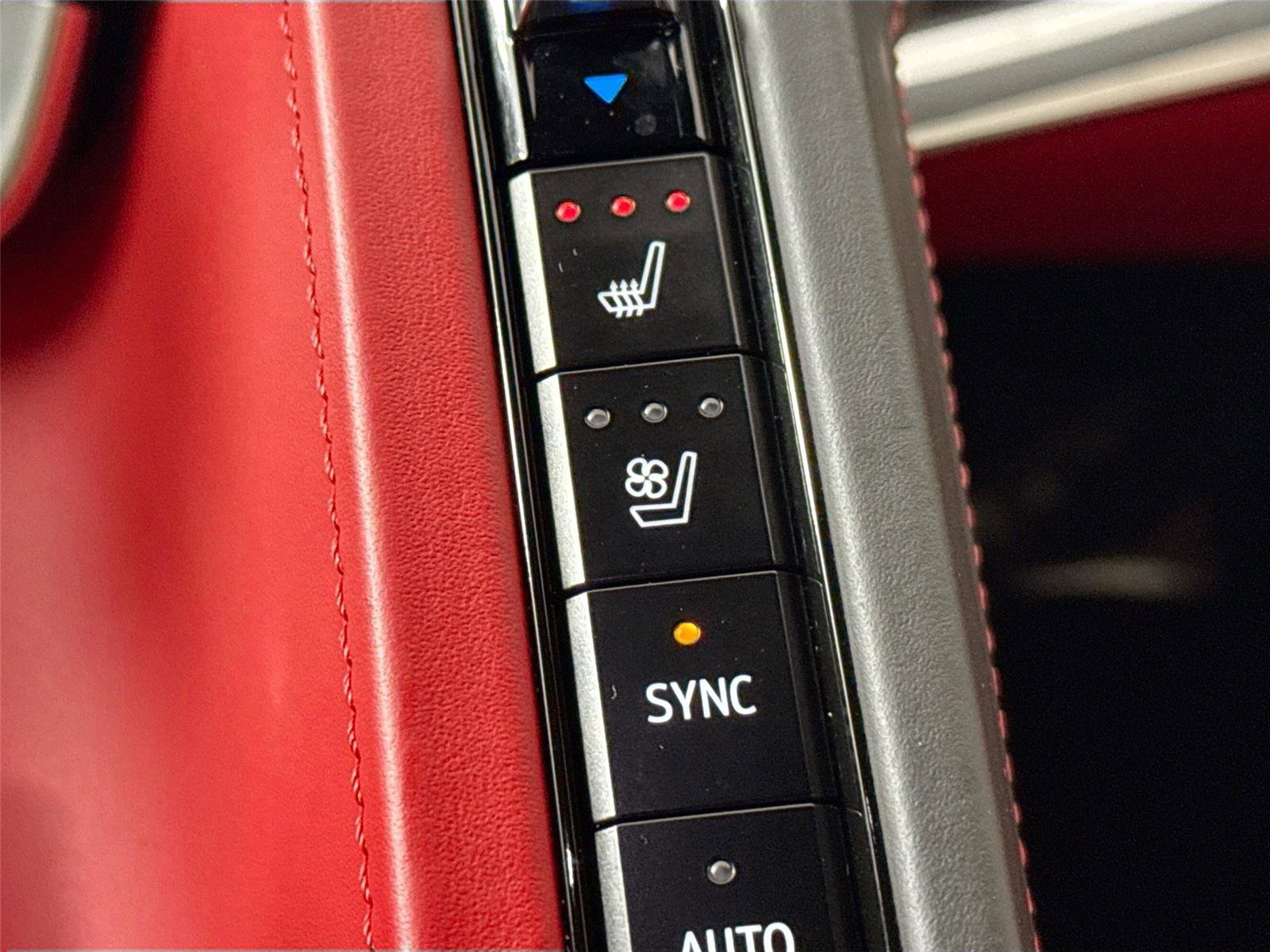 Used 2020 Chevrolet Corvette Stingray Premium Cpe w/ 3LT Preferred Equipment Group image 8