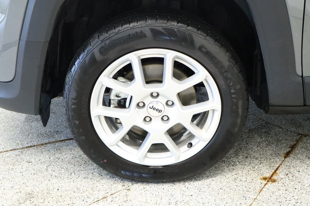 Used 2022 Jeep Renegade Latitude w/ Convenience Group AWD/4WD image 14