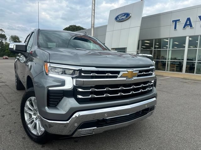Used 2023 Chevrolet Silverado 1500 LTZ w/ Technology Package AWD/4WD image 5
