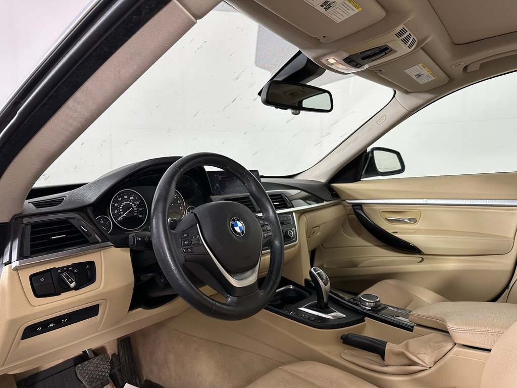 Used 2015 BMW 328i Gran Turismo xDrive image 4