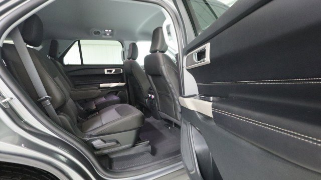 Used 2022 Ford Explorer XLT image 11