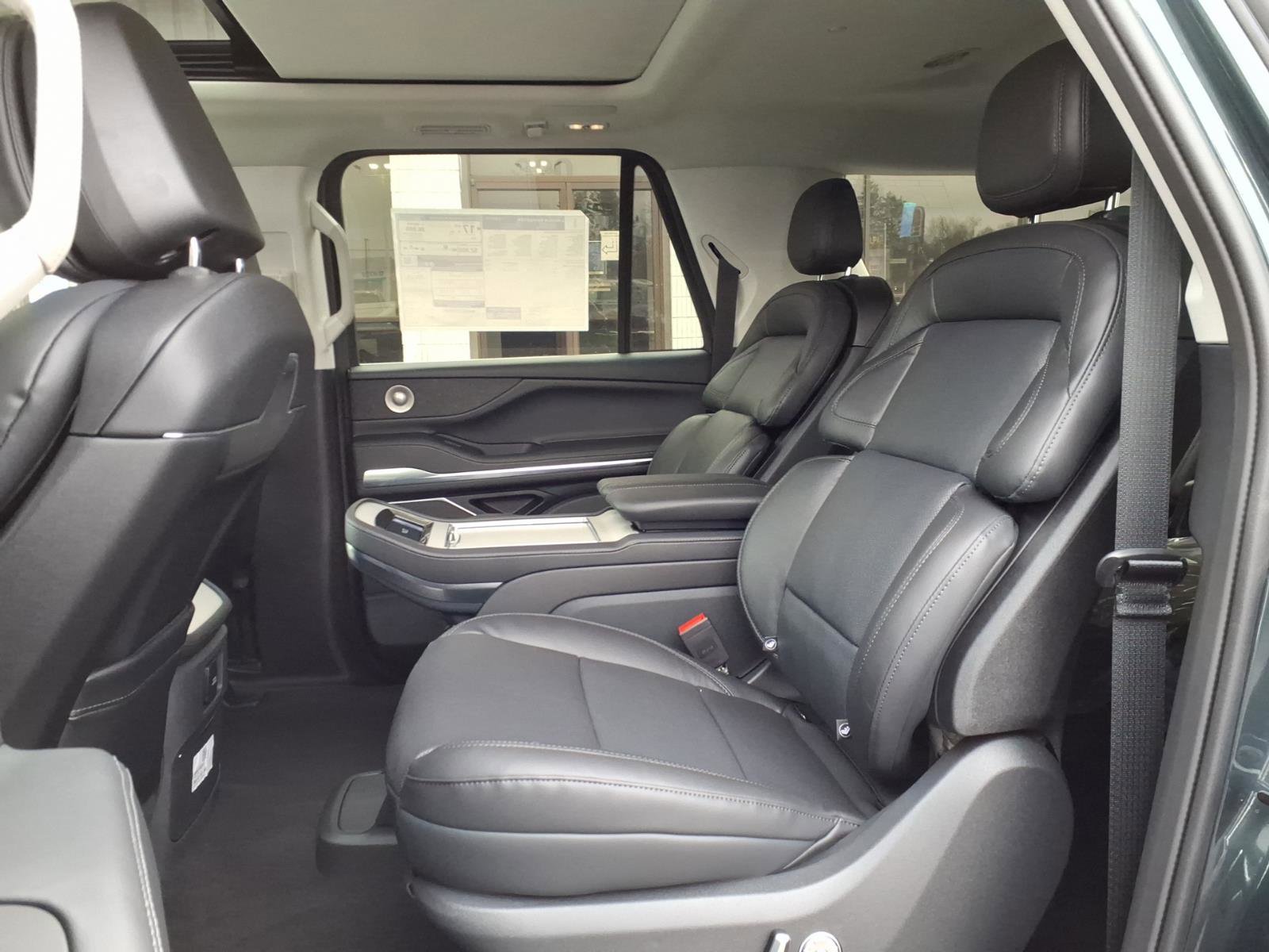 New 2026 Lincoln Navigator L Reserve image 8