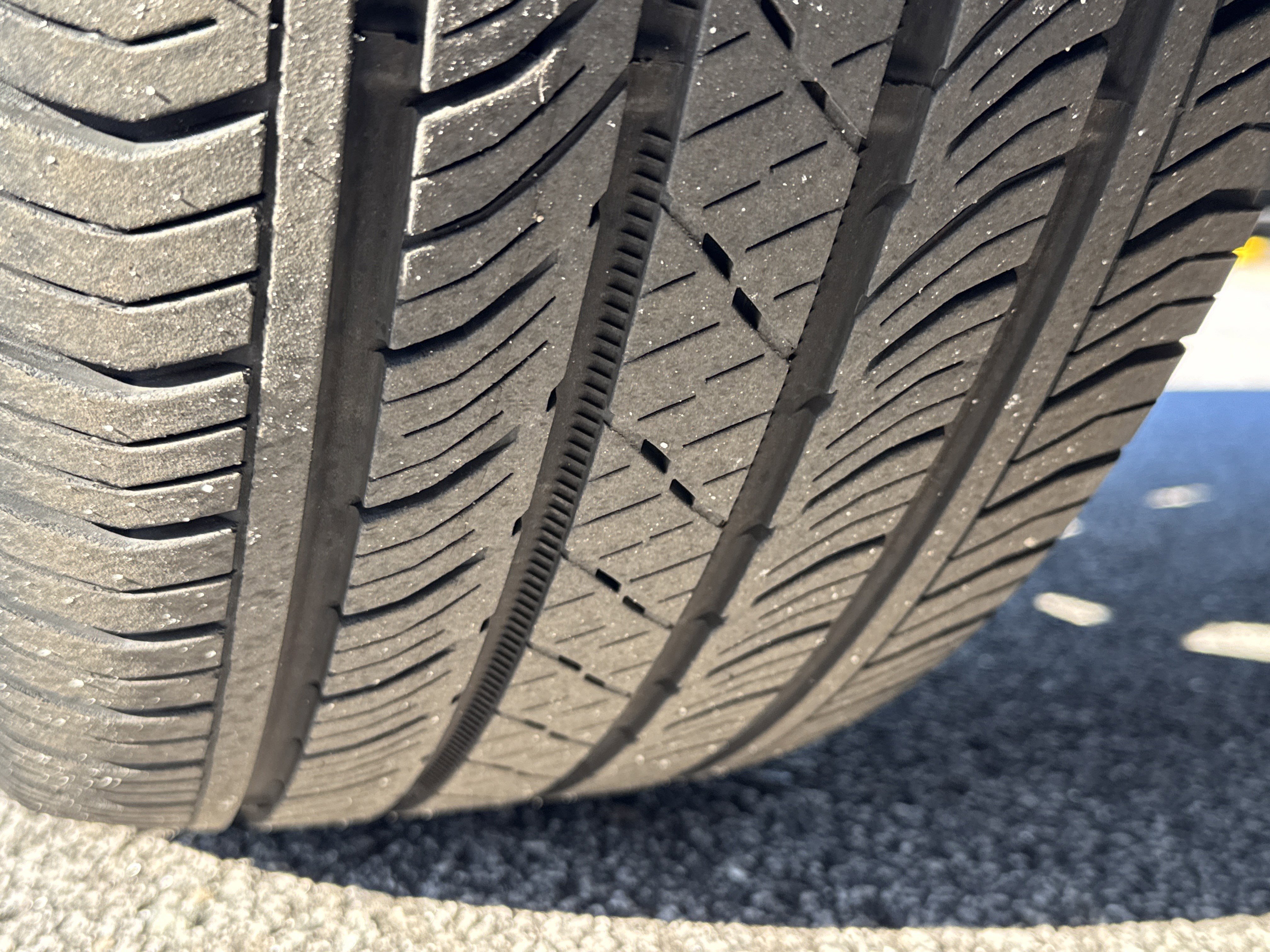 Used 2025 Buick Envision Preferred image 12