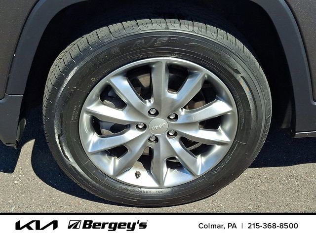 Used 2018 Jeep Cherokee Limited AWD/4WD image 10