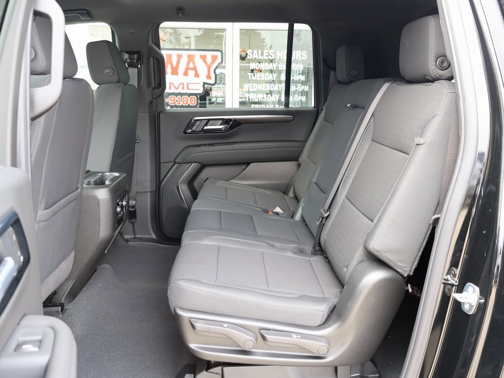 New 2026 Chevrolet Suburban LS image 27