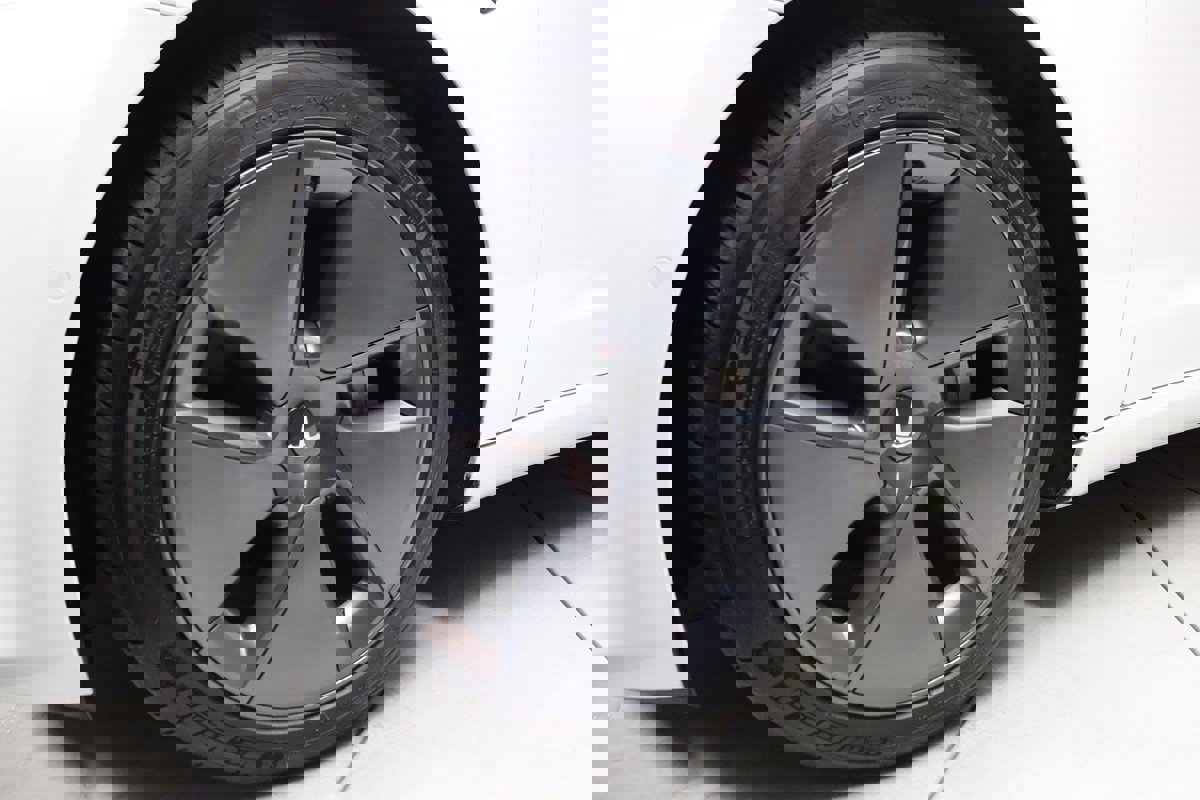 Used 2023 Tesla Model 3 Standard Range image 5