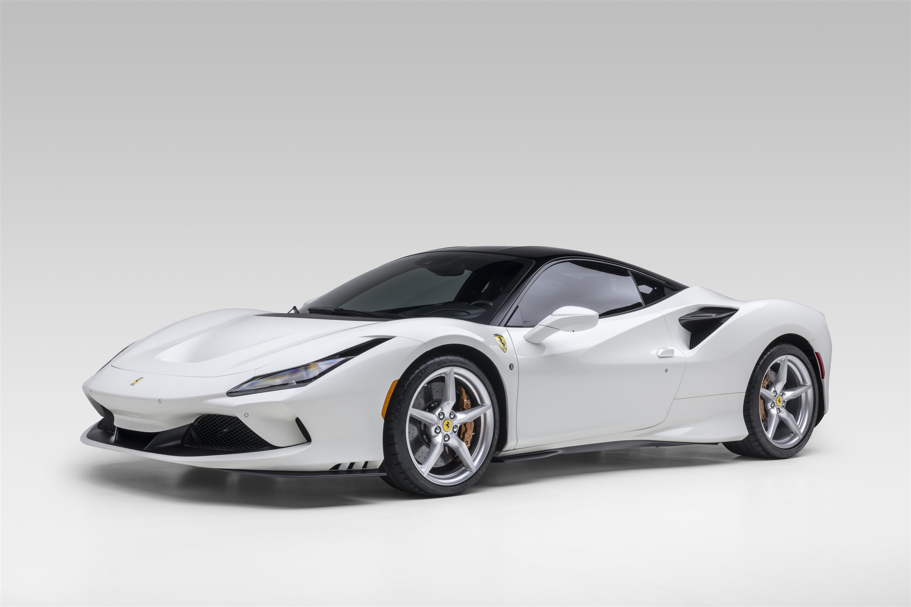 Certified 2022 Ferrari F8 Tributo RWD image 2
