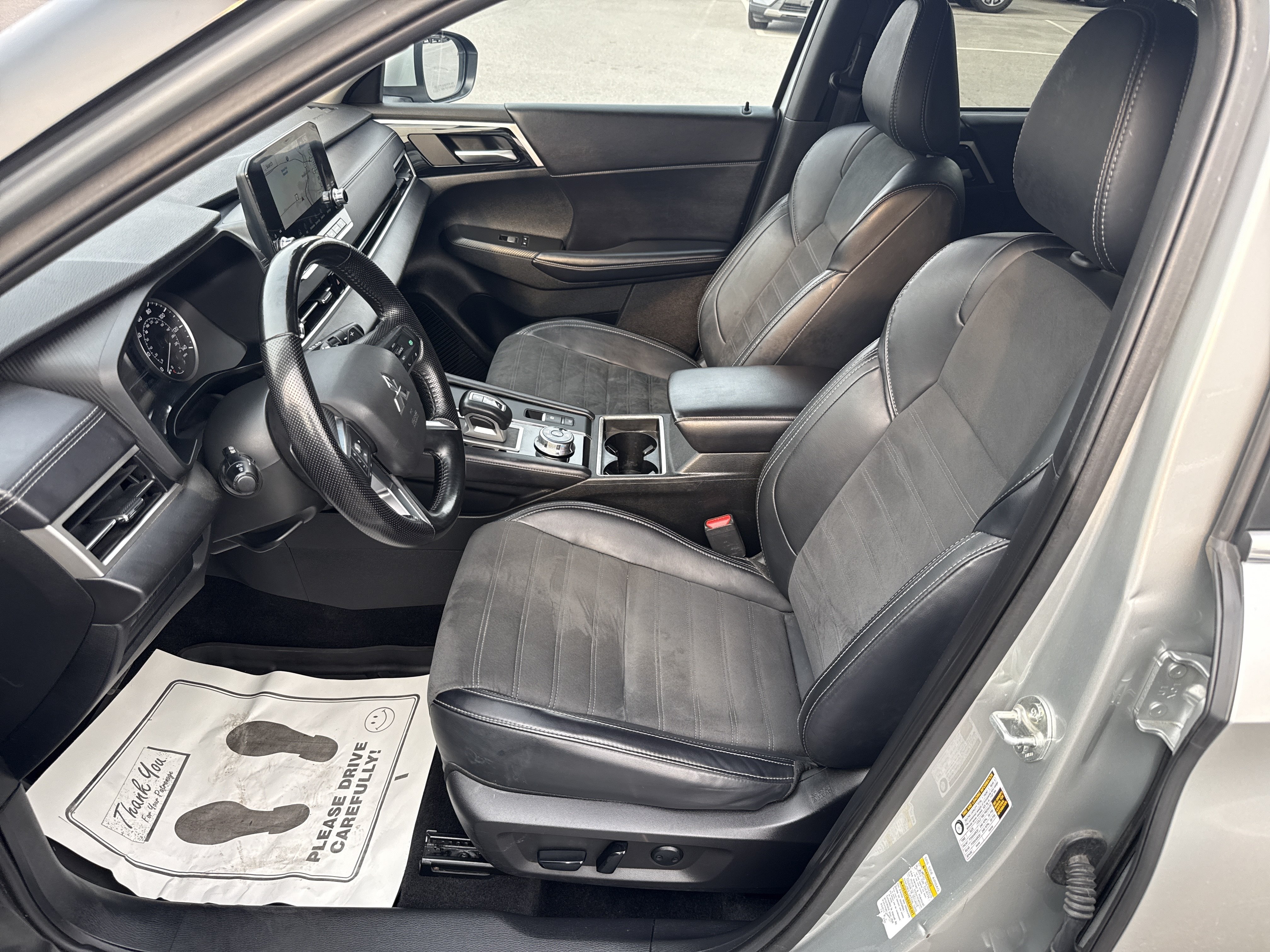 Used 2024 Mitsubishi Outlander SE AWD/4WD image 12