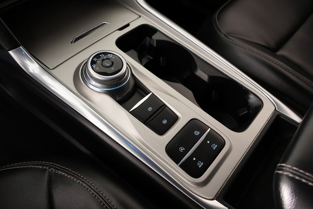 Used 2023 Ford Explorer XLT w/ Equipment Group 202A image 8