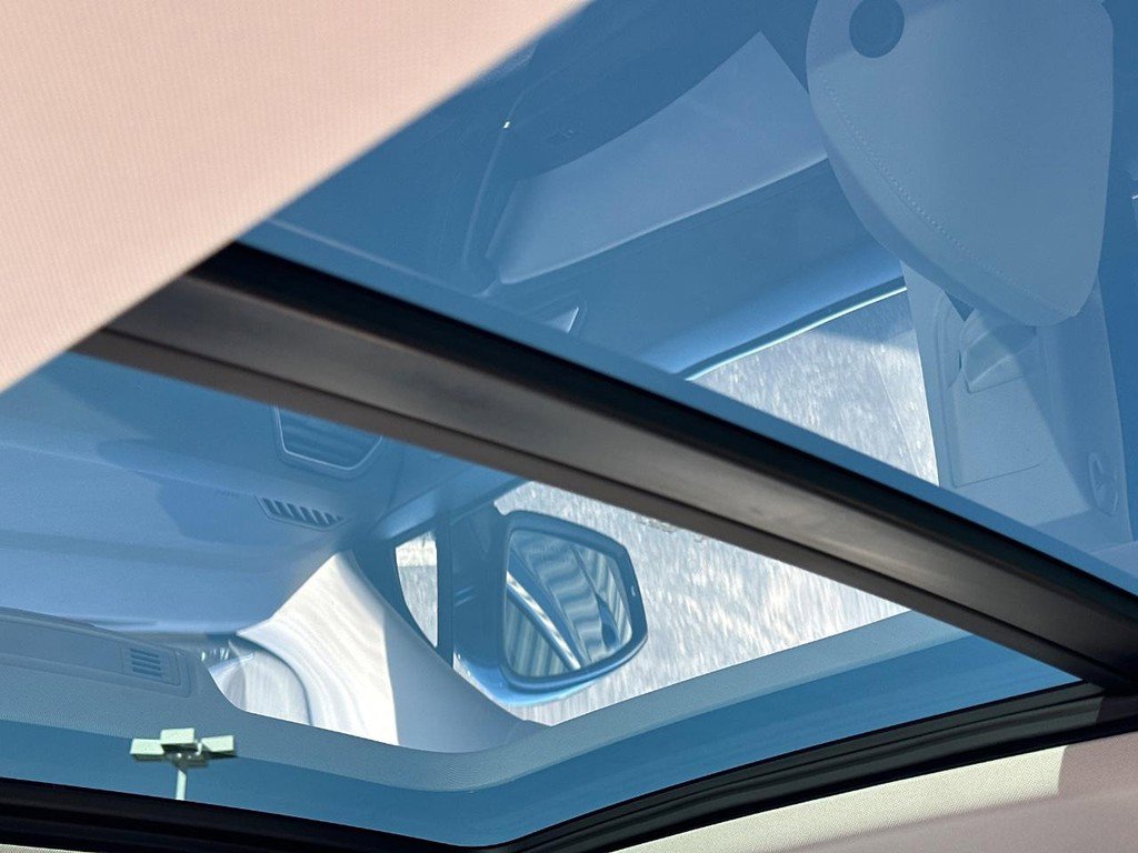 Used 2020 Volkswagen Tiguan SEL image 11