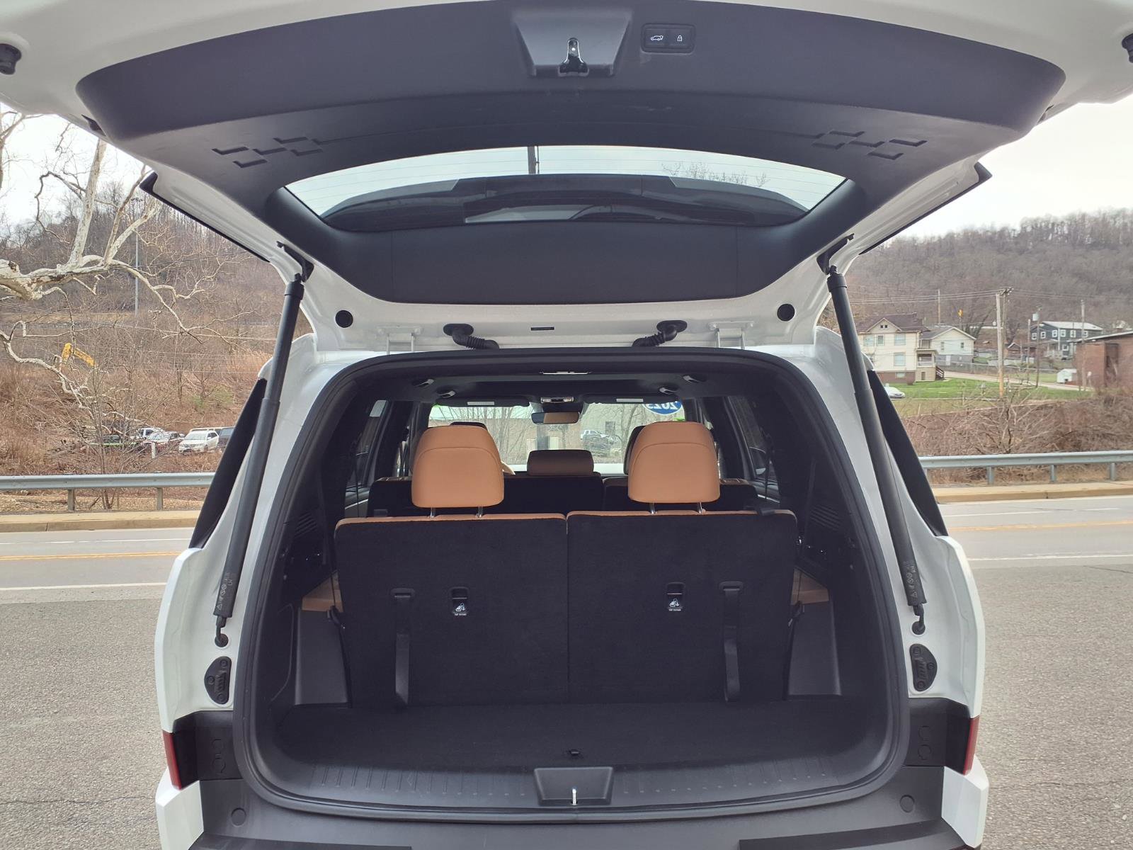 Used 2025 Hyundai Santa Fe Limited image 11