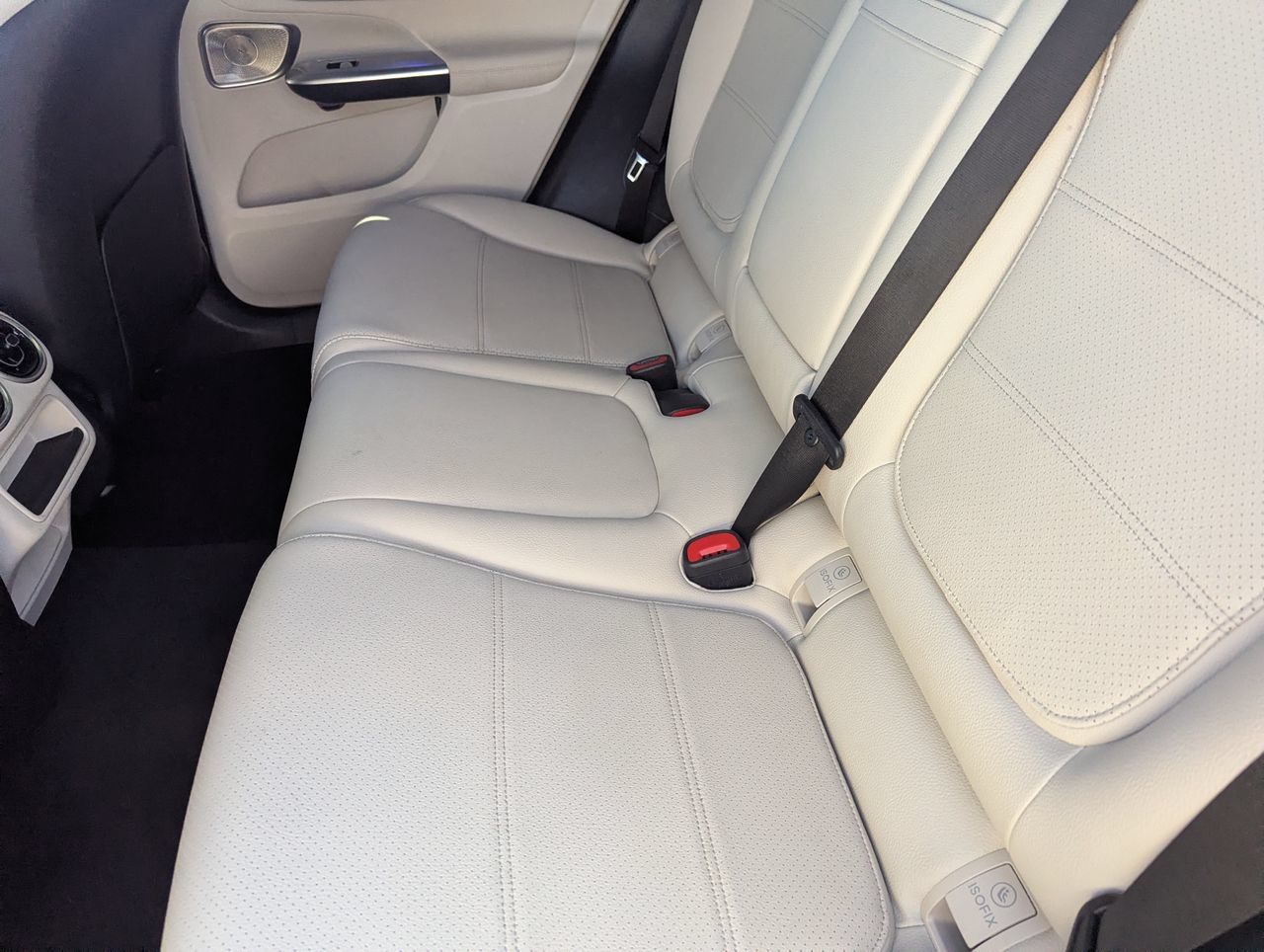 Used 2024 Mercedes-Benz GLC 300 4MATIC image 15