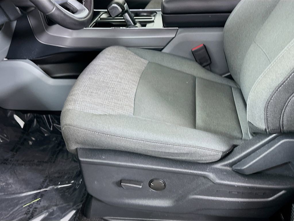 Used 2023 Ford F150 Lightning XLT image 26