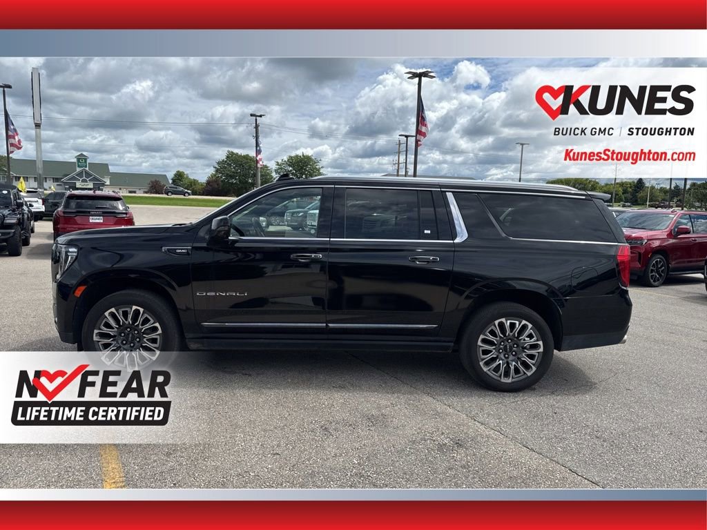 Used 2023 GMC Yukon XL Denali Ultimate image 8