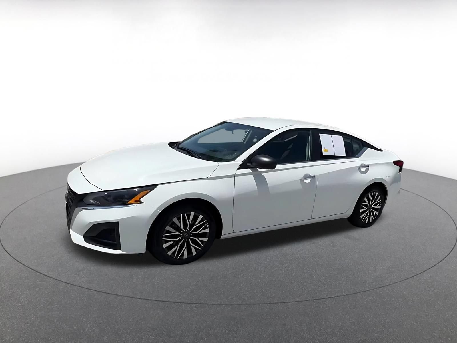 Used 2025 Nissan Altima 2.5 SV FWD image 7