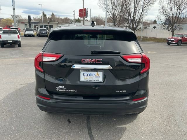 Used 2024 GMC Terrain SLE image 5