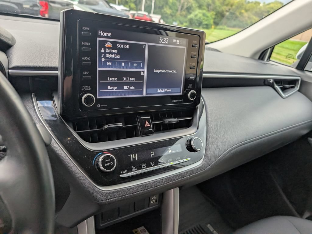 Used 2022 Toyota Corolla Cross LE AWD/4WD image 21