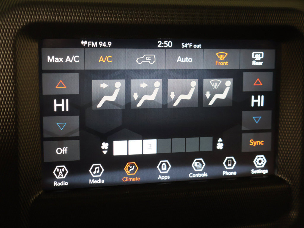 Used 2021 Jeep Wrangler Unlimited Sahara w/ Dual Top Group AWD/4WD image 38