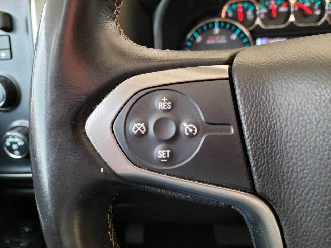 Used 2018 Chevrolet Silverado 2500 LT w/ All Star Edition image 11