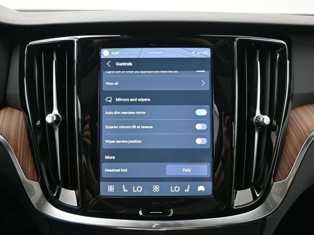 Used 2025 Volvo S60 B5 Plus image 17