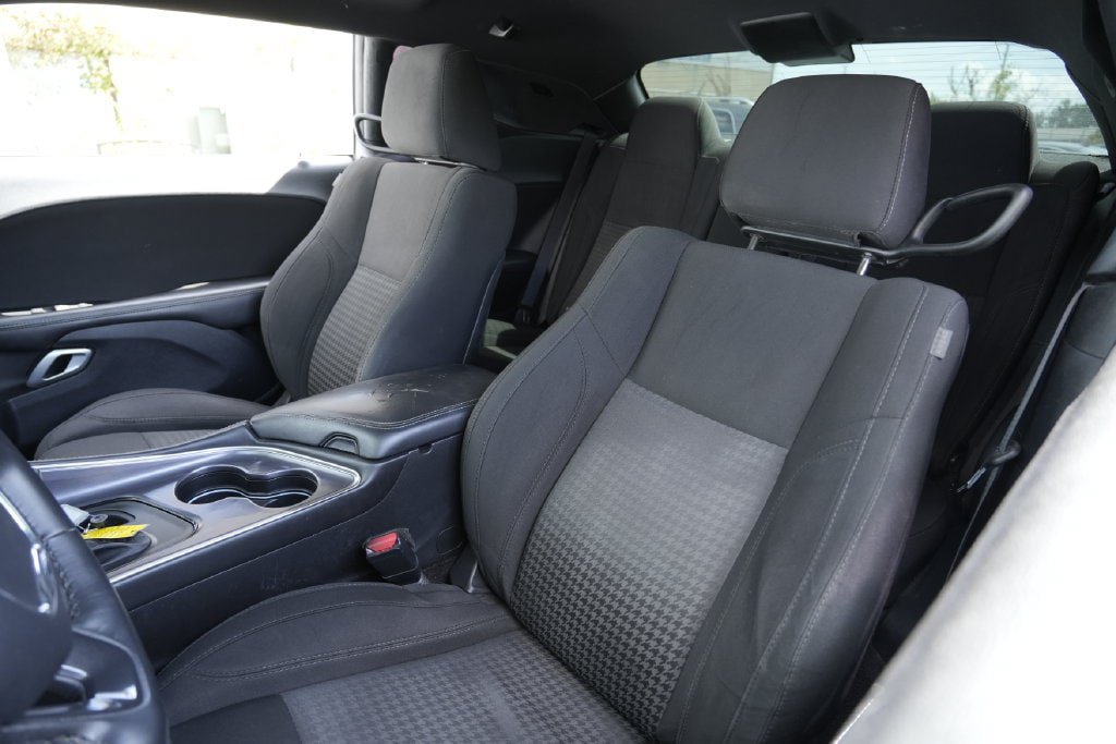 Used 2018 Dodge Challenger SXT RWD image 20