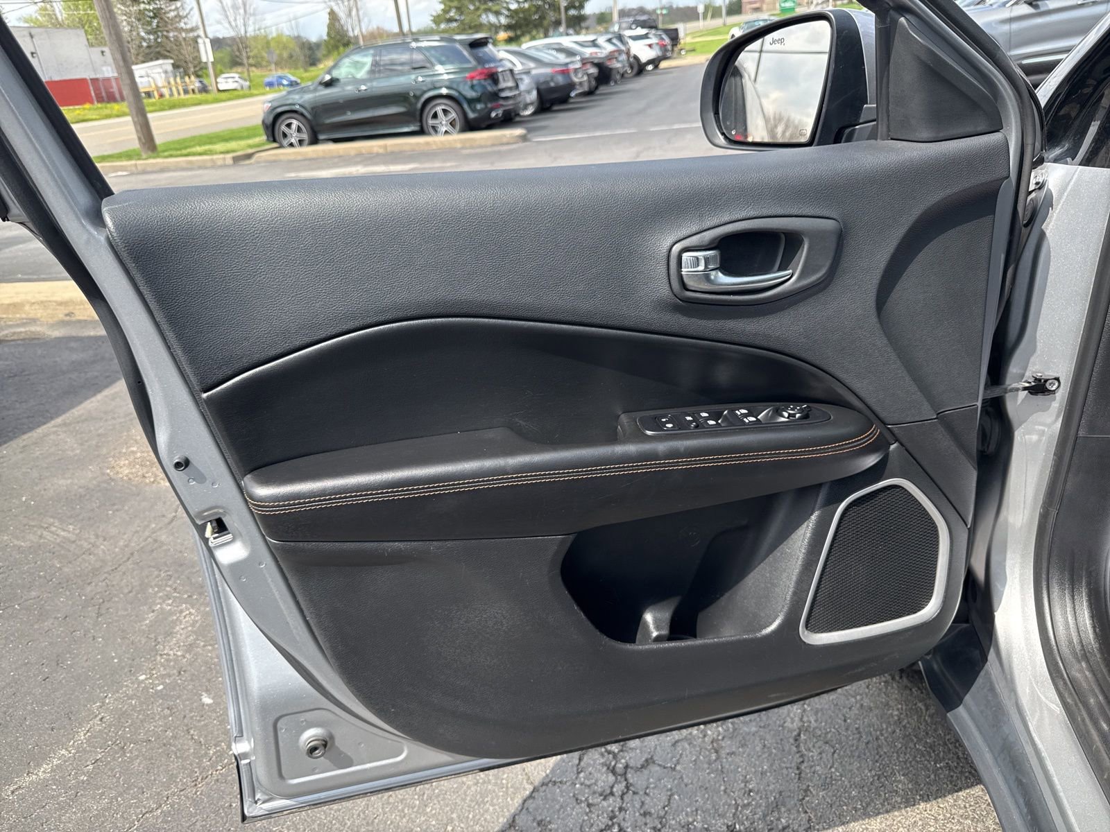 Used 2019 Jeep Compass Limited AWD/4WD image 18