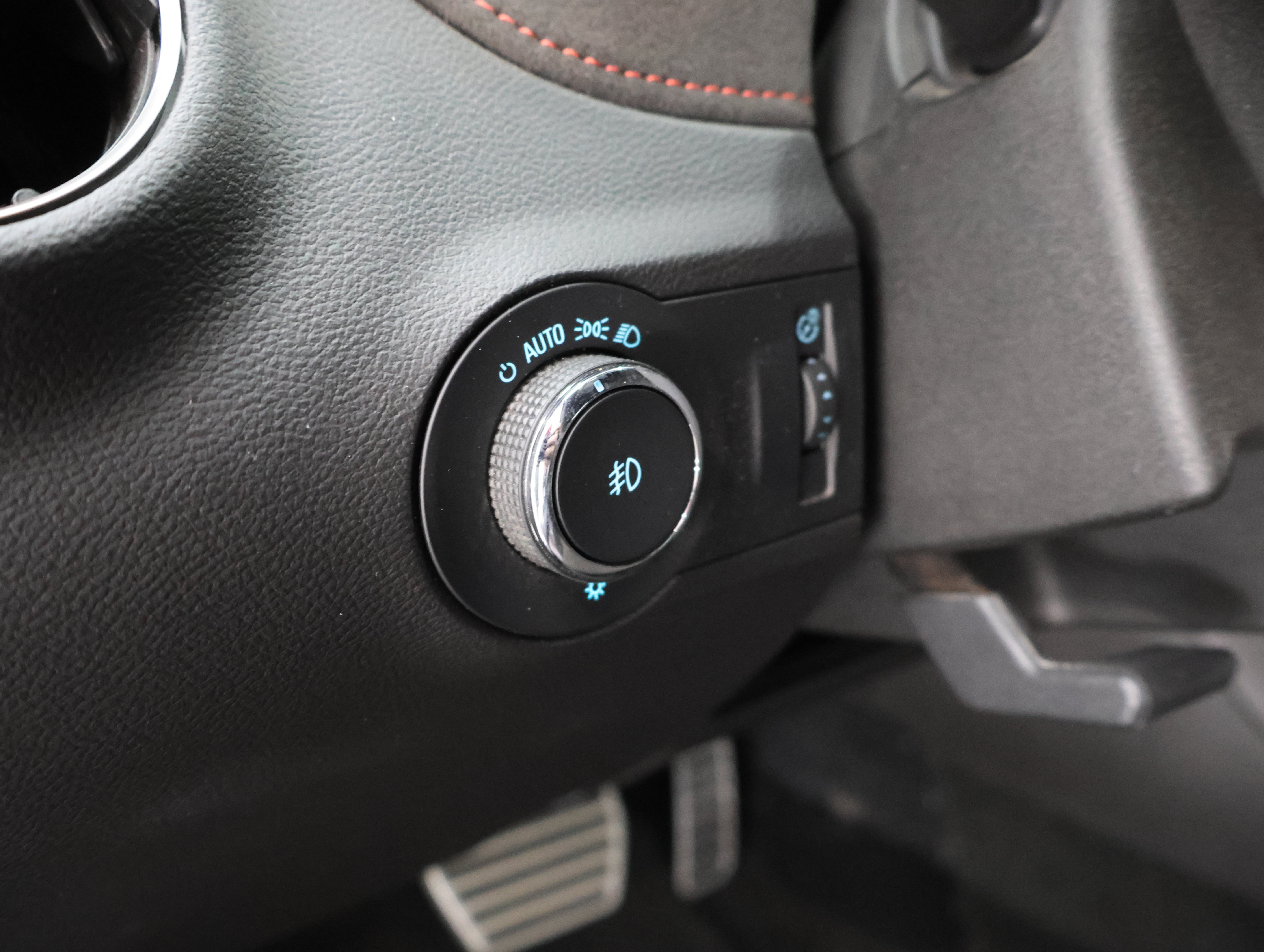 Used 2015 Chevrolet Camaro ZL1 RWD image 36