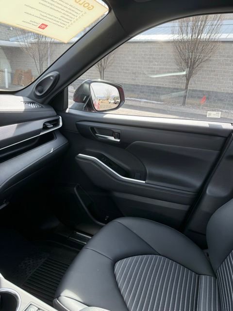 Certified 2026 Toyota Highlander XSE image 33