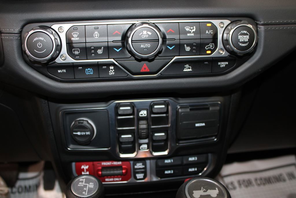 Used 2025 Jeep Wrangler Unlimited Rubicon 4xe w/ Convenience Group AWD/4WD image 42