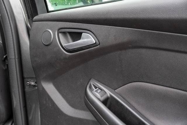 Used 2017 Ford Focus Titanium FWD image 82