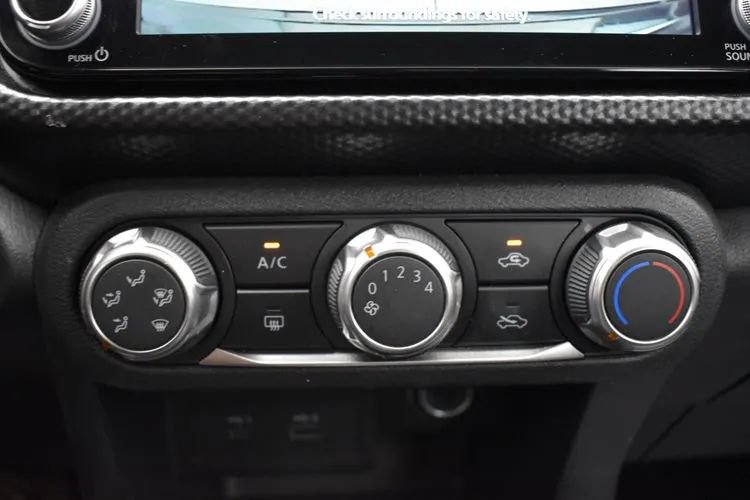 Used 2024 Nissan Kicks SV FWD image 33