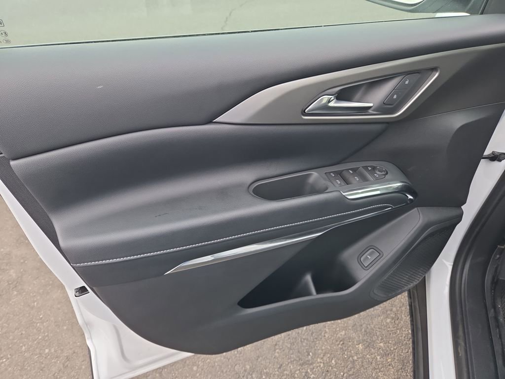 New 2025 Chevrolet Traverse LT w/ LPO, Floor Liner Package image 11