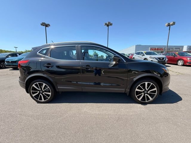 Certified 2017 Nissan Rogue Sport SL w/ SL Premium Package AWD/4WD image 3
