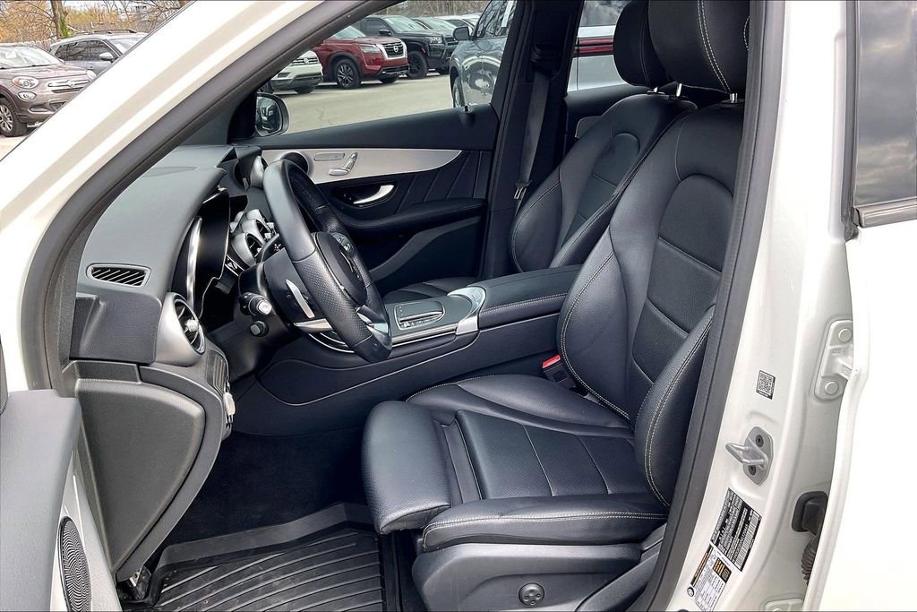 Used 2022 Mercedes-Benz GLC 300 image 36