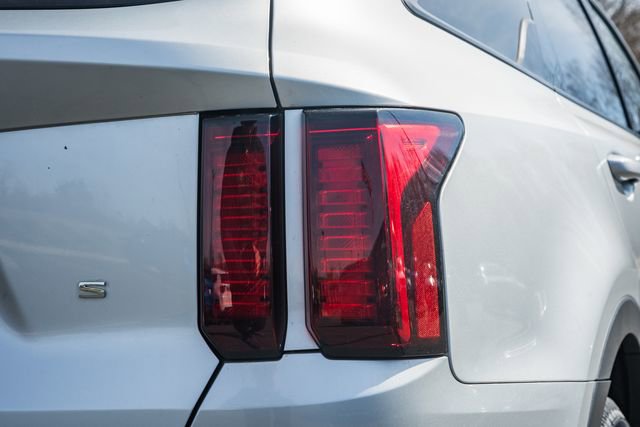 Used 2021 Kia Sorento S w/ Panoramic Sunroof Package image 8
