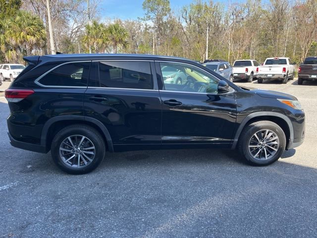 Used 2017 Toyota Highlander XLE image 8