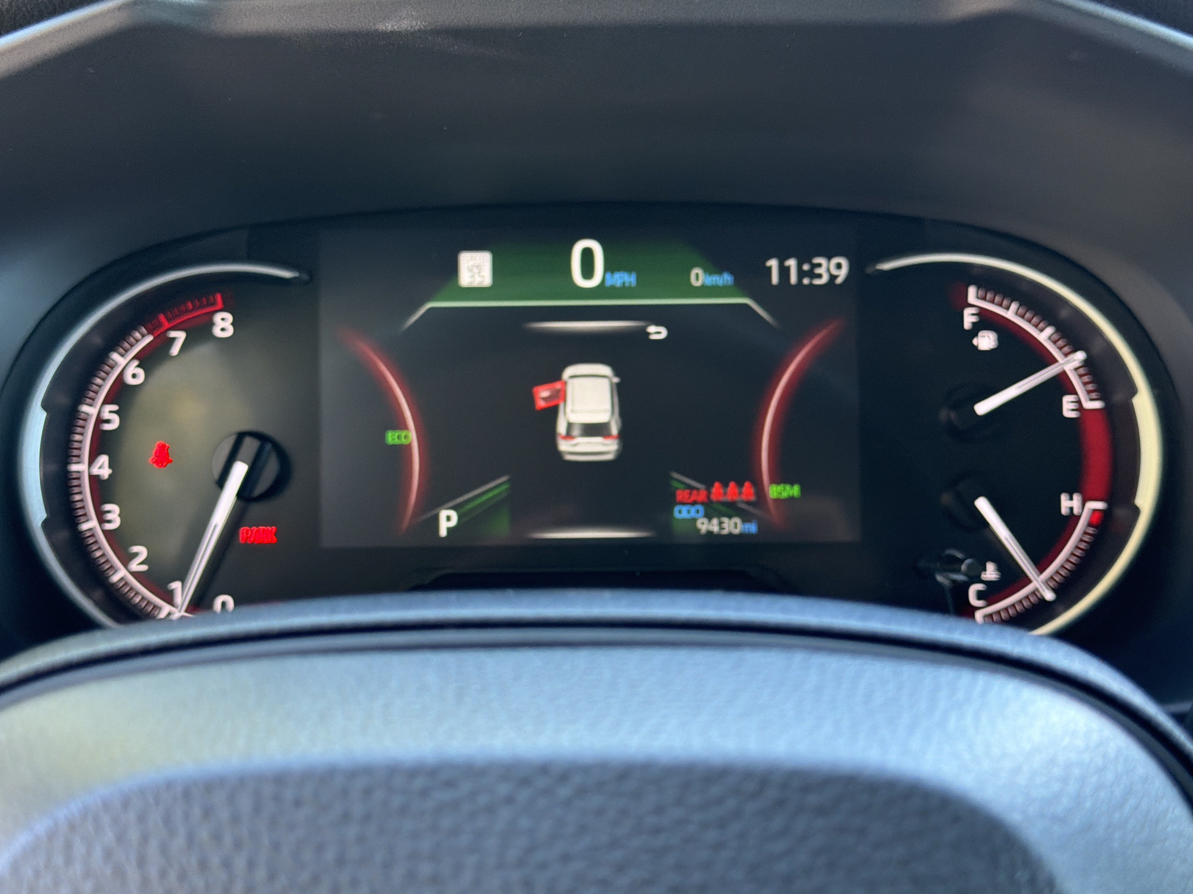 Used 2025 Toyota RAV4 XLE w/ Convenience Package FWD image 27