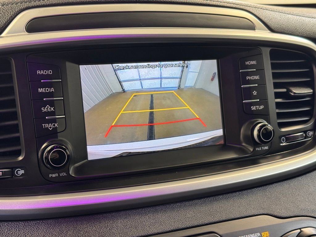 Used 2020 Kia Sorento LX image 37