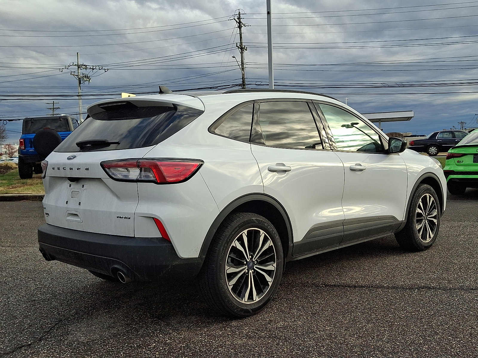 Certified 2022 Ford Escape SE w/ SE Sport Appearance Package image 10