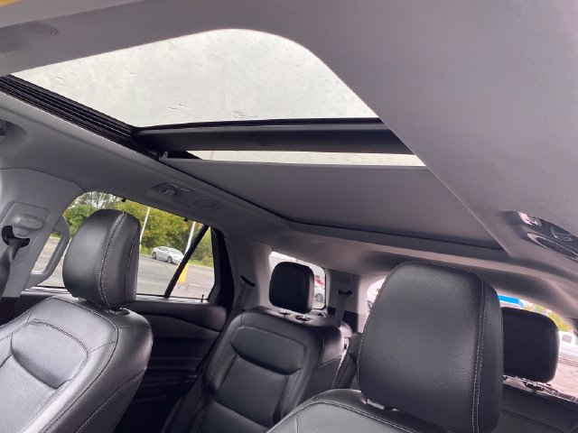 Used 2023 Ford Explorer Limited AWD/4WD image 16
