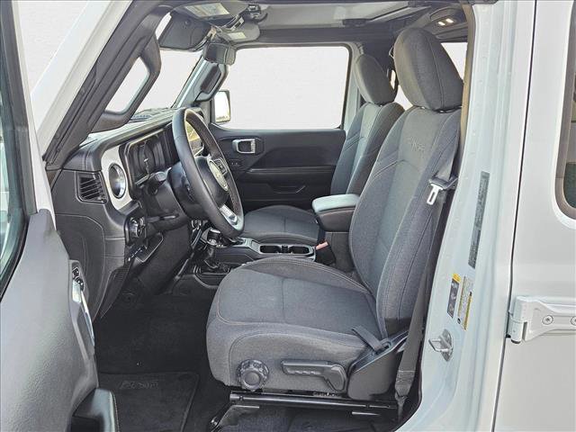 Used 2024 Jeep Wrangler Sahara image 16