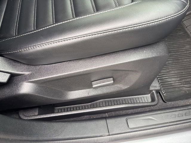 Used 2023 Ford Edge SEL AWD/4WD image 37