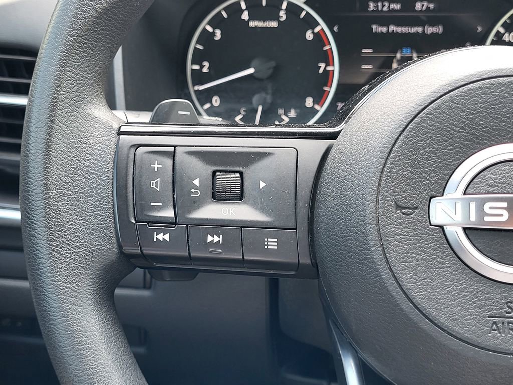 Used 2023 Nissan Rogue SV image 24