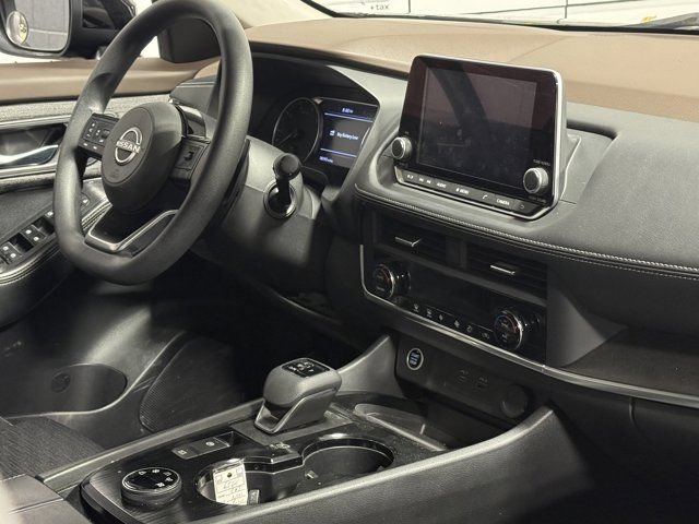 Used 2023 Nissan Rogue SV AWD/4WD image 6