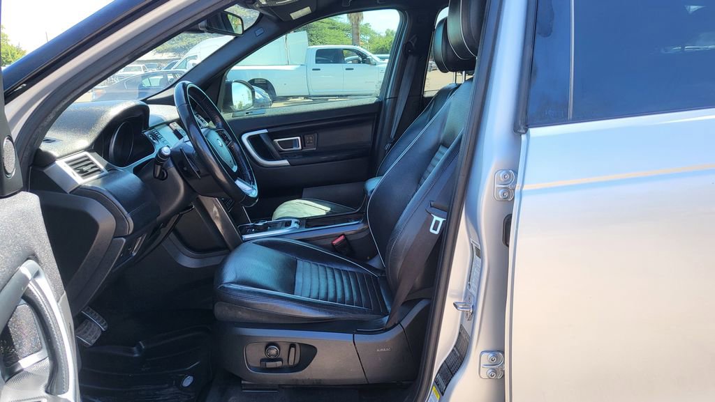 Used 2018 Land Rover Discovery Sport HSE image 25