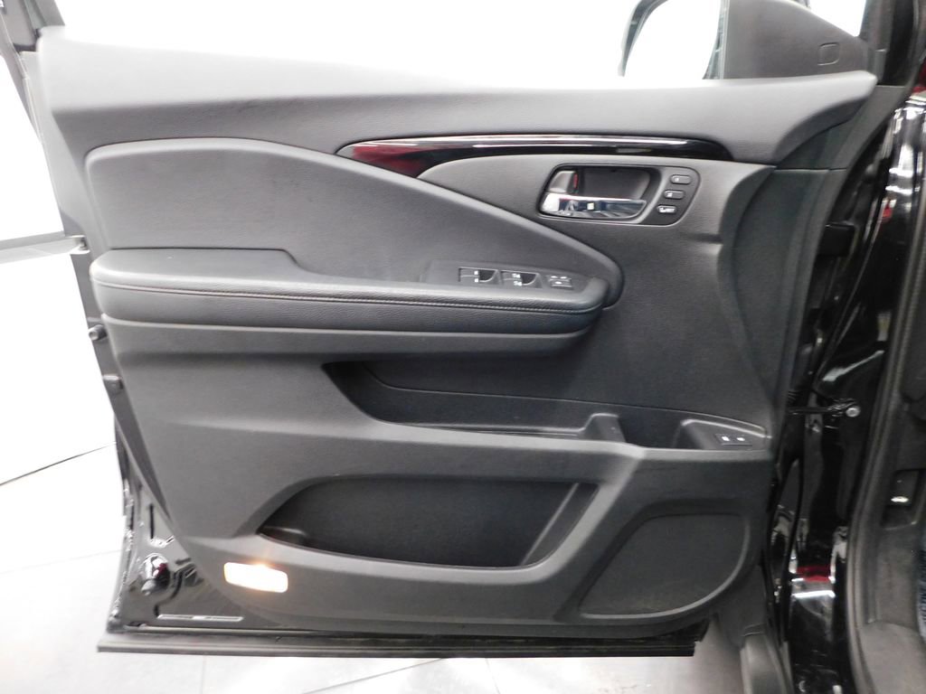Used 2020 Honda Pilot Elite image 17