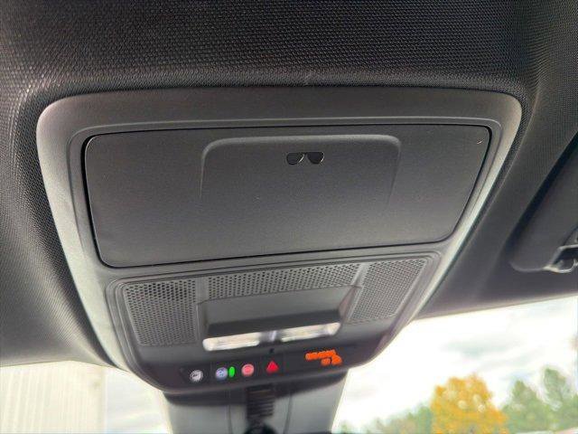 New 2026 Chevrolet Traverse LT image 18