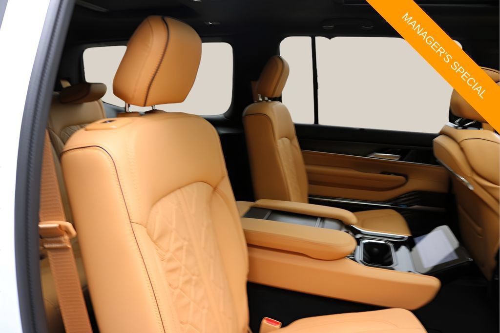 New 2026 Jeep Grand Wagoneer Summit AWD/4WD image 20
