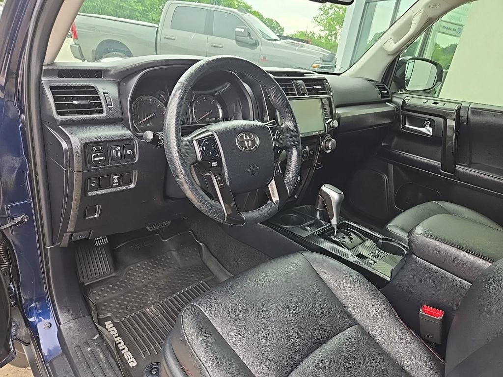 Used 2020 Toyota 4Runner TRD Off-Road Premium w/ Moonroof Package AWD/4WD image 35